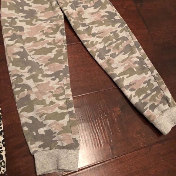 💫Flash Sale💫Camouflage jogger and leopard print leggings - Picture 7 of 9